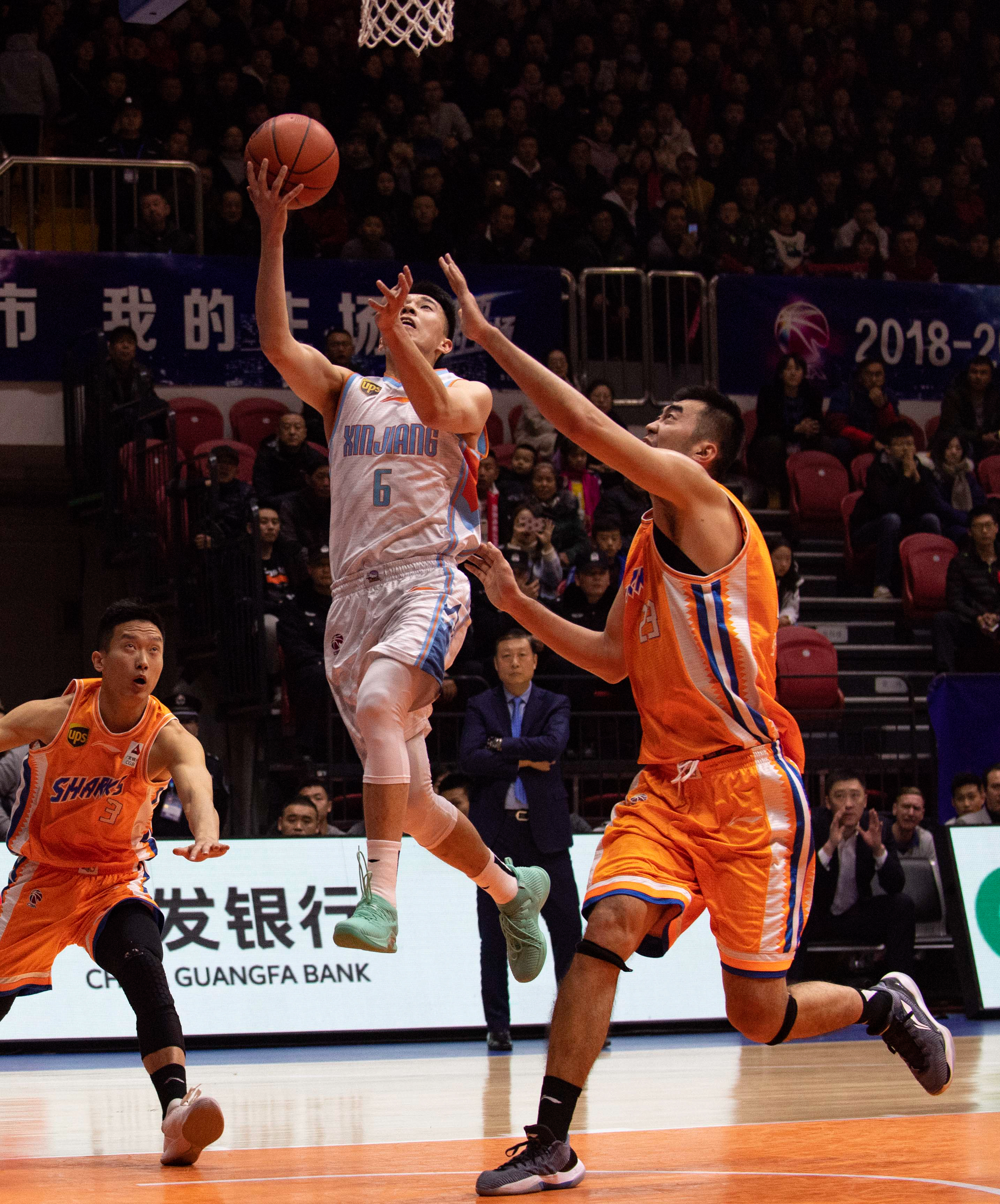 强的情绪管 强的情绪管