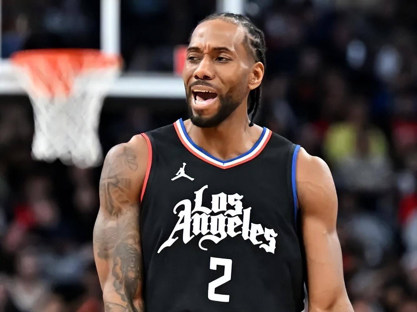 展现强势的 展现强势的